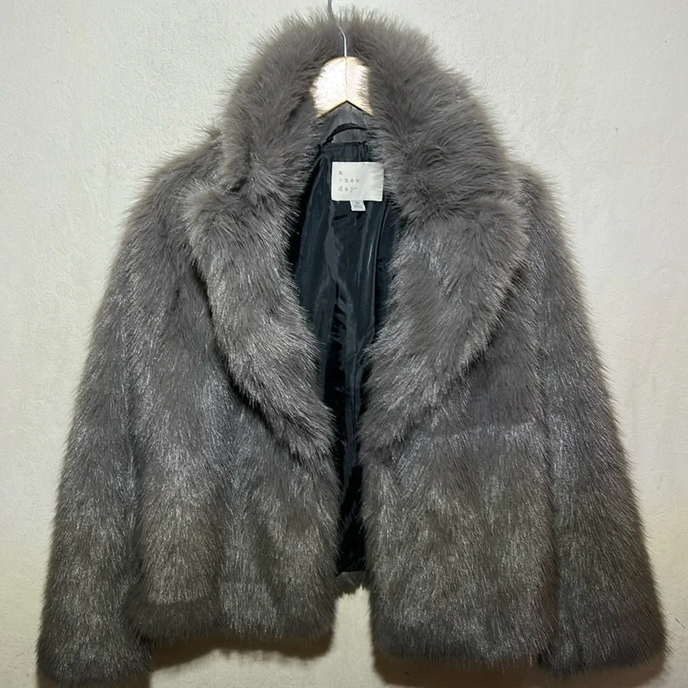 A new day Women’s Faux Fur Gray Jacket Size XS NWOT